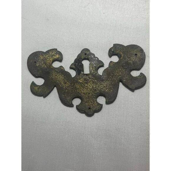 2 Vintage Brass Chippendale Style Lock Plates for Drawers or Cabinets - Picture 2 of 2